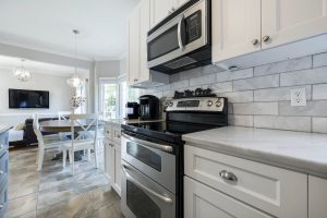 Kitchen Set yang Bagus dari Bahan Apa?