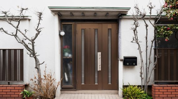 Pintu Rumah Mewah, Punya Sisi yang Elegan