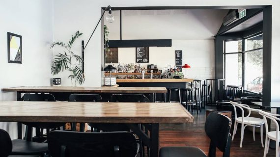 Elemen Kunci untuk Mendesain Interior Cafe Industrial